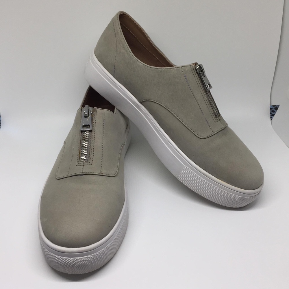Steve Madden Gratis Grey Top Zip Shoes